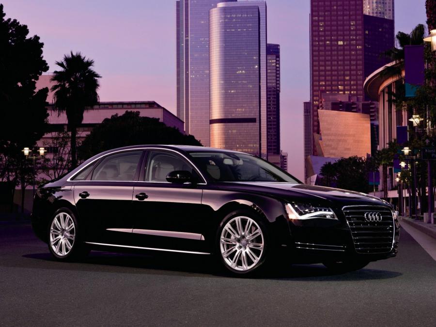  Audi A8 L 4.2 FSI Quattro (D4) 2010 года  (NA) (фото 1 из 17)